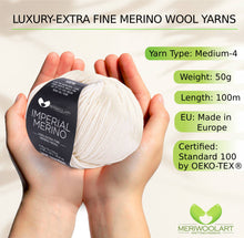 Laden Sie das Bild in den Galerie-Viewer, IMPERIAL Light Cream MERINO WOOL YARNS 50g 125m
