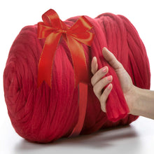 Charger l&#39;image dans la galerie, RED SUPER CHUNKY MERINO WOOL 4-5 CM, 25 MICRONS
