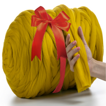 Load image into Gallery viewer, TOBACCO SUPER CHUNKY MERINO WOOL 4-5 CM, 25 MICRONS
