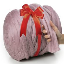 Load image into Gallery viewer, POWDER PINK SUPER CHUNKY MERINO WOOL 4-5 CM, 25 MICRONS
